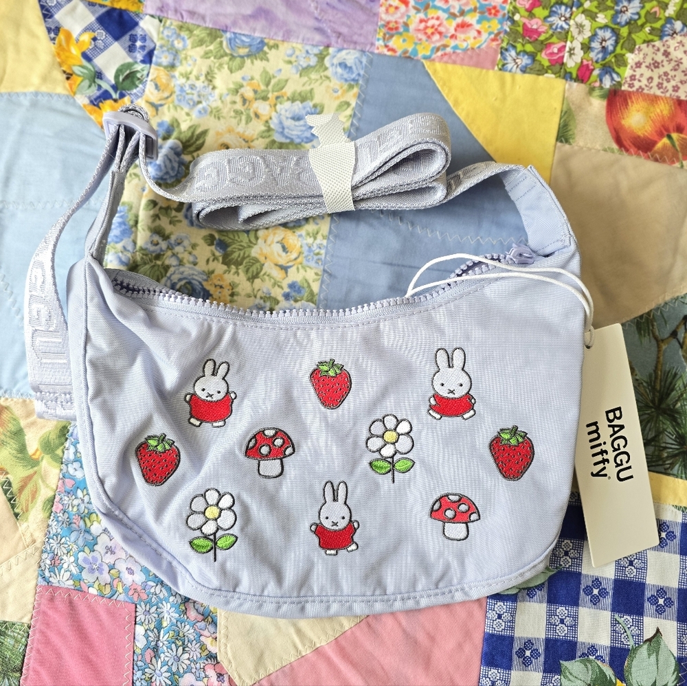 *NWT* BAGGU X MIFFY Strawberry Diasy Mushroom Miffy Small Nylon Crescent Bag - Picture 3 of 8